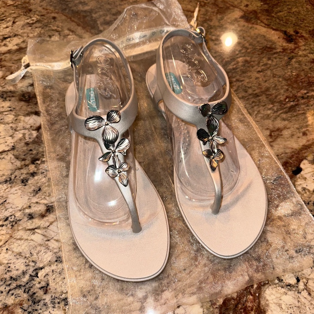 Oka-B women’s jelly, flat sandal with ortho arch ￼